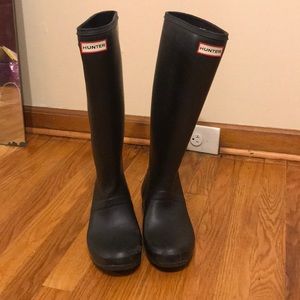 Black Hunter boots! Size US 7M/8F